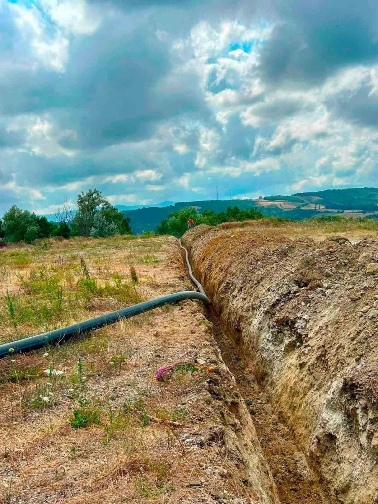 SİNOP’UN MELİKŞAH KÖYÜNDE İÇME SUYU İSALE HATTI VE ENERJİ NAKİL HATTI ÇALIŞMALARI DEVAM...