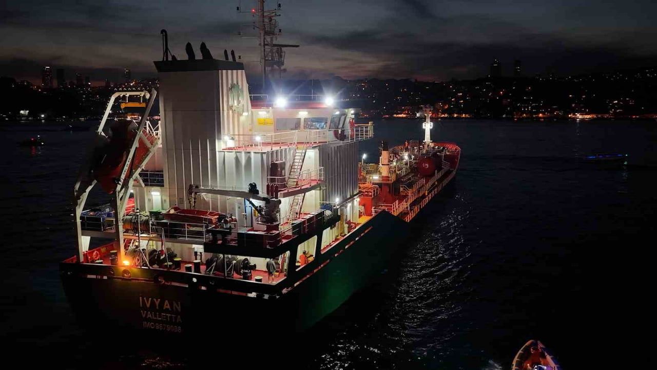 İSTANBUL BOĞAZI’NDA SEYİR HALİNDEKİ MALTA BAYRAKLI "IVYAN" İSİMLİ KİMYASAL MADDE TAŞIYAN TANKER...