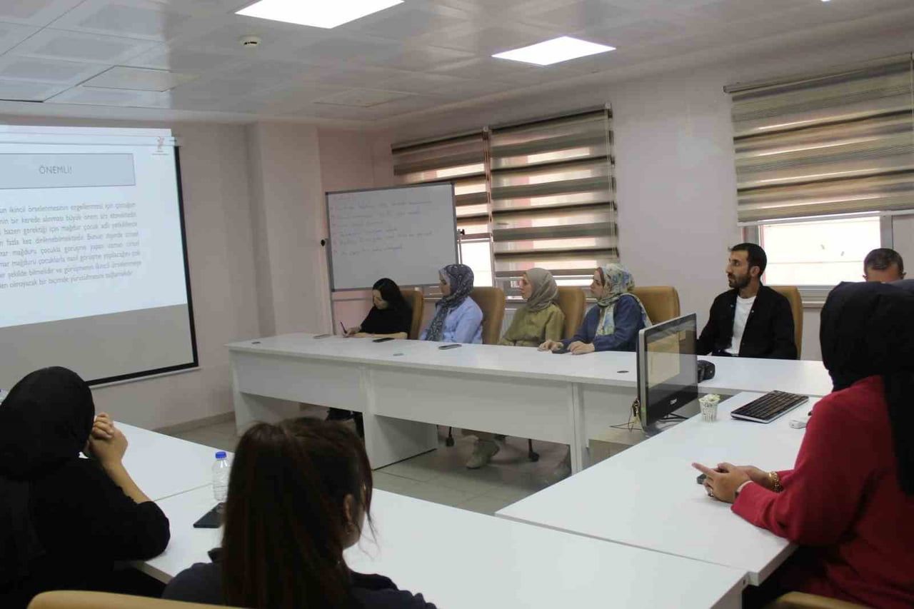 BAYBURT’TA SOSYAL HİZMET VAKALARI AYLIK TOPLANTIDA ELE ALINDI