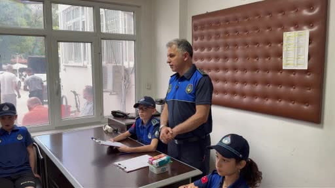 Tokat'ta minik zabıtalar hem denetledi hem de oynadı
