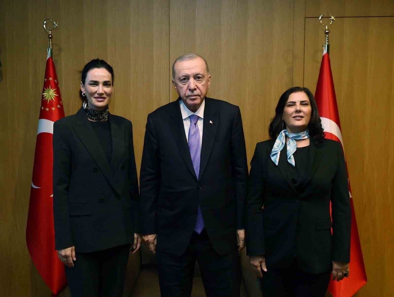 AYDIN BÜYÜKŞEHİR BELEDİYE BAŞKANI ÖZLEM ÇERÇİOĞLU CUMHURBAŞKANI RECEP TAYYİP ERDOĞAN'I ZİYARET...