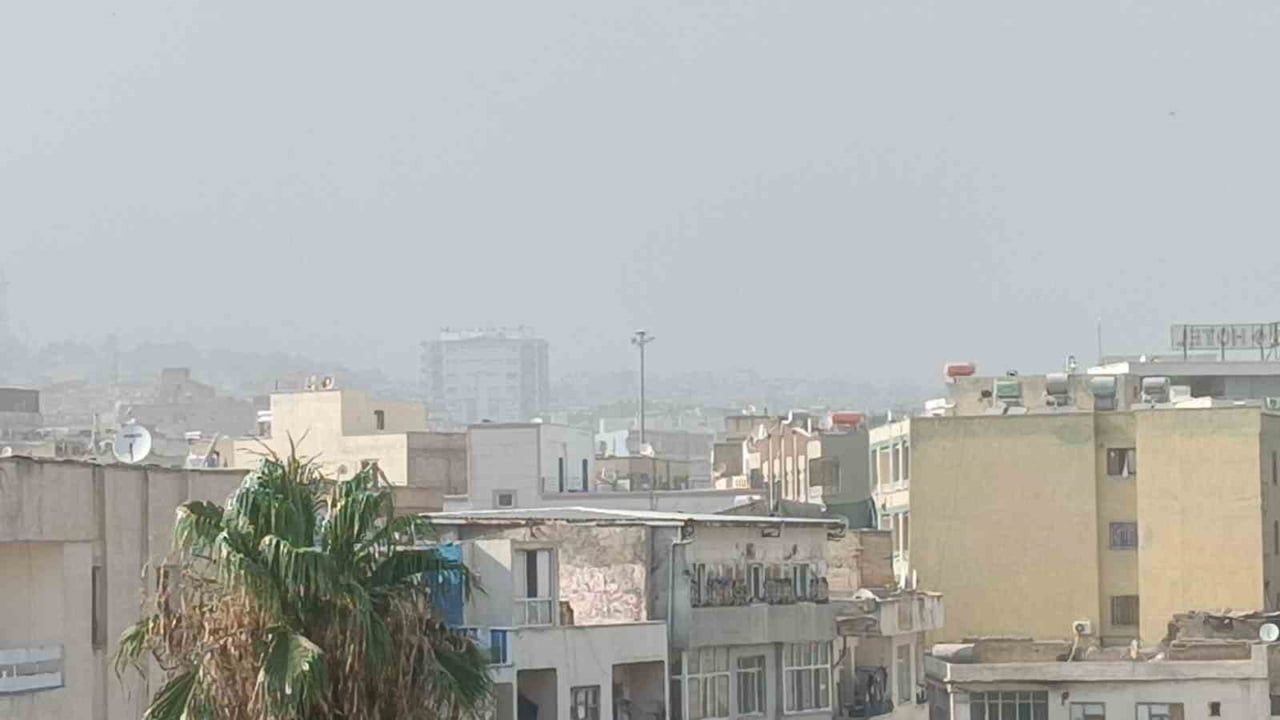 TOZ BULUTU VE RÜZGAR ŞANLIURFA'YI ETKİSİ ALTINA ALDI