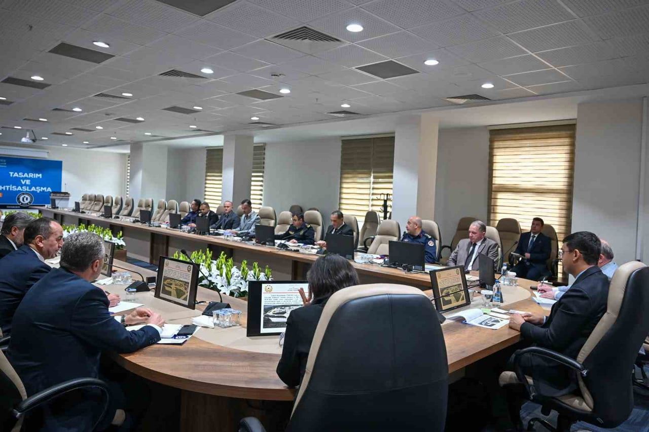 UŞAK VALİSİ SERDAR KARTAL BAŞKANLIĞINDA, ÜNİVERSİTELERDE ALINACAK GÜVENLİK TEDBİRLERİ...