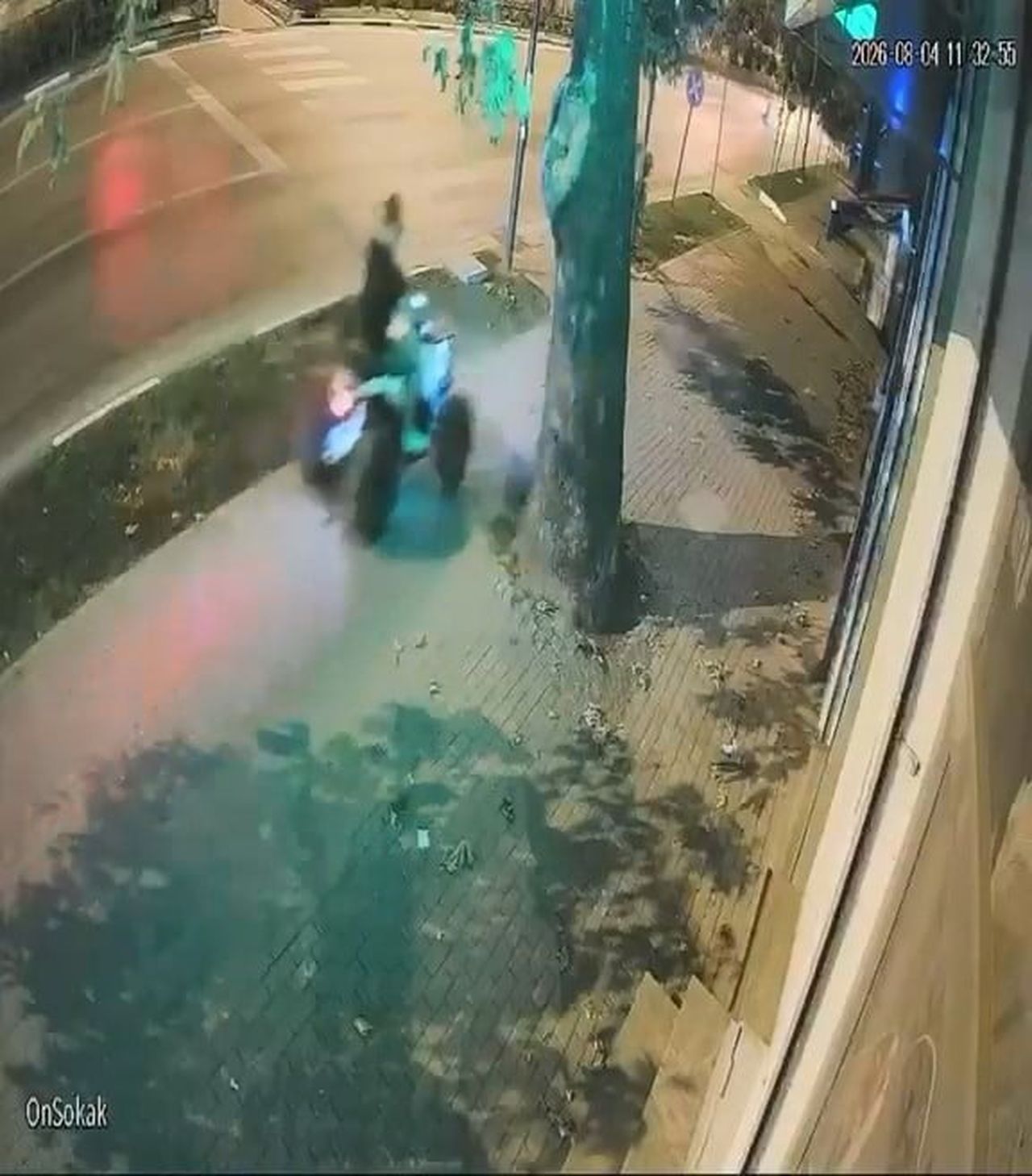 BURSA'DA DÜN GECE SAATLERİNDE ARACIN HIZLA ÇARPTIĞI ATV SÜRÜCÜSÜ, OLAY YERİNDE HAYATINI KAYBETTİ....