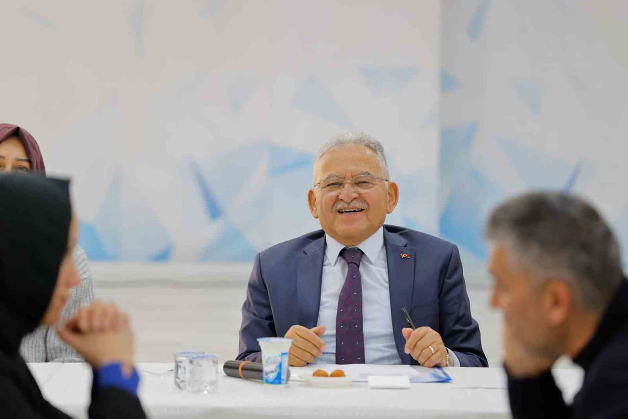KAYSERİ BÜYÜKŞEHİR BELEDİYE BAŞKANI DR. MEMDUH BÜYÜKKILIÇ, KENT MERKEZİNDEN KIRSAL MAHALLELERE...