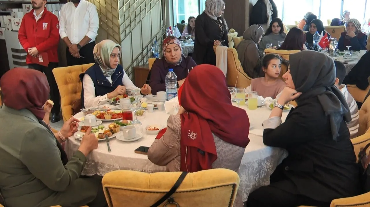 15 TEMMUZ DERNEĞİ TARAFINDAN, 15 TEMMUZ ŞEHİTLERİNİN EŞLERİ VE AİLELERİNE YÖNELİK PROGRAMI...
