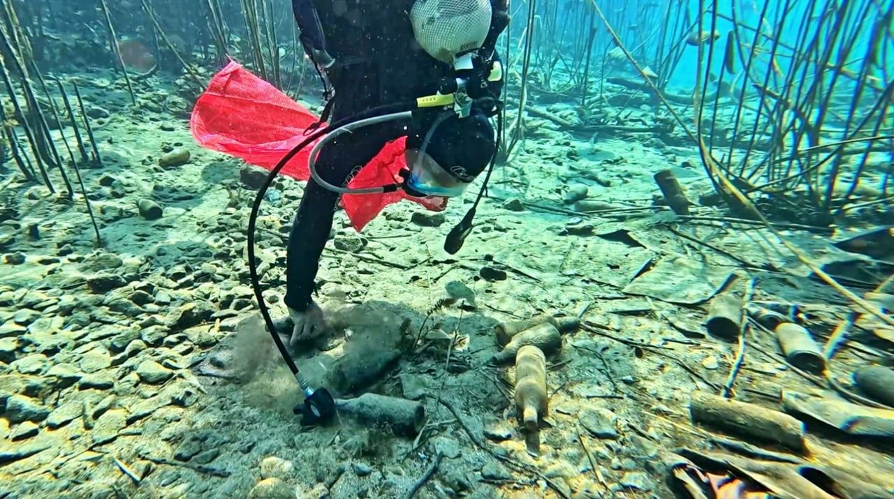 ANTALYA’NIN İÇME SUYU KAYNAKLARINDAN KIRGÖZ’DE SU ALTI TEMİZLİĞİ YAPAN DALGIÇLAR KARŞILAŞTIKLARI...