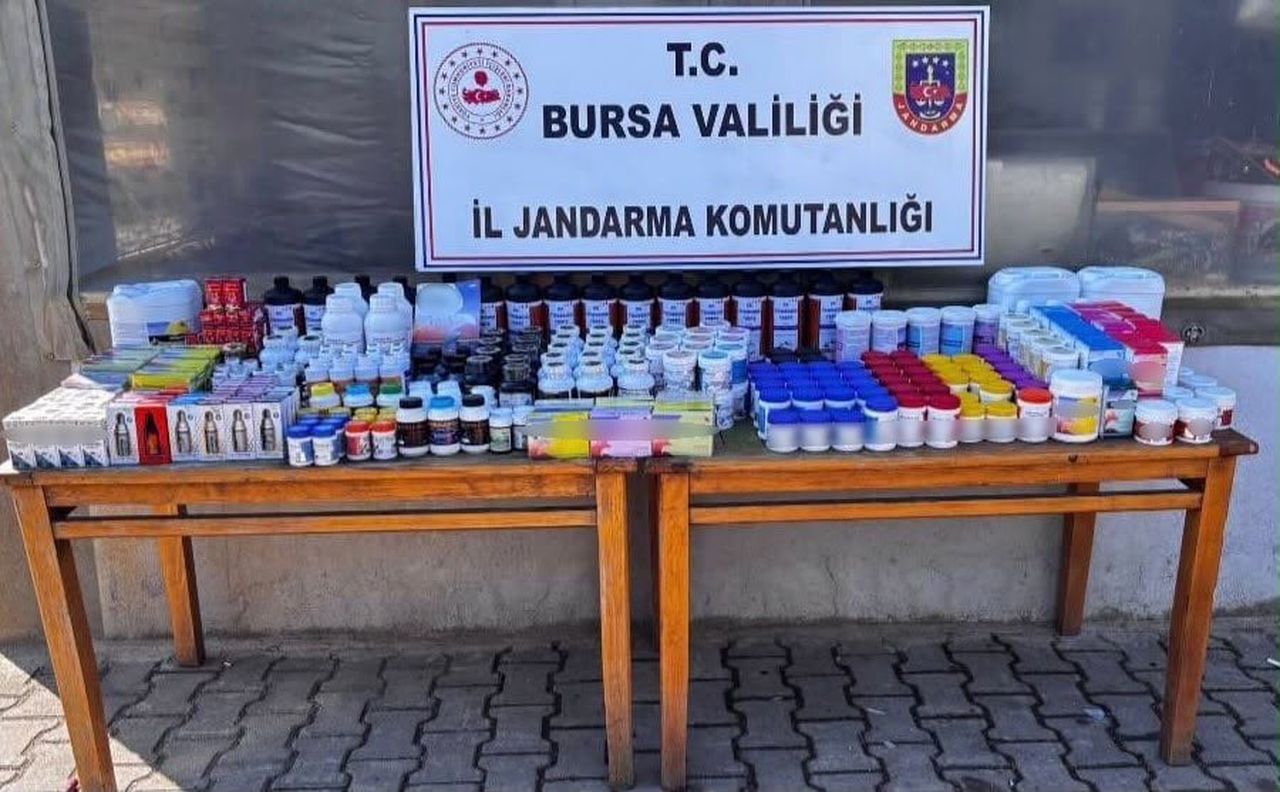 BURSA’NIN GÜRSU İLÇESİNDE JANDARMA EKİPLERİNCE KAÇAKÇILIKLA MÜCADELE KAPSAMINDA DÜZENLENEN...