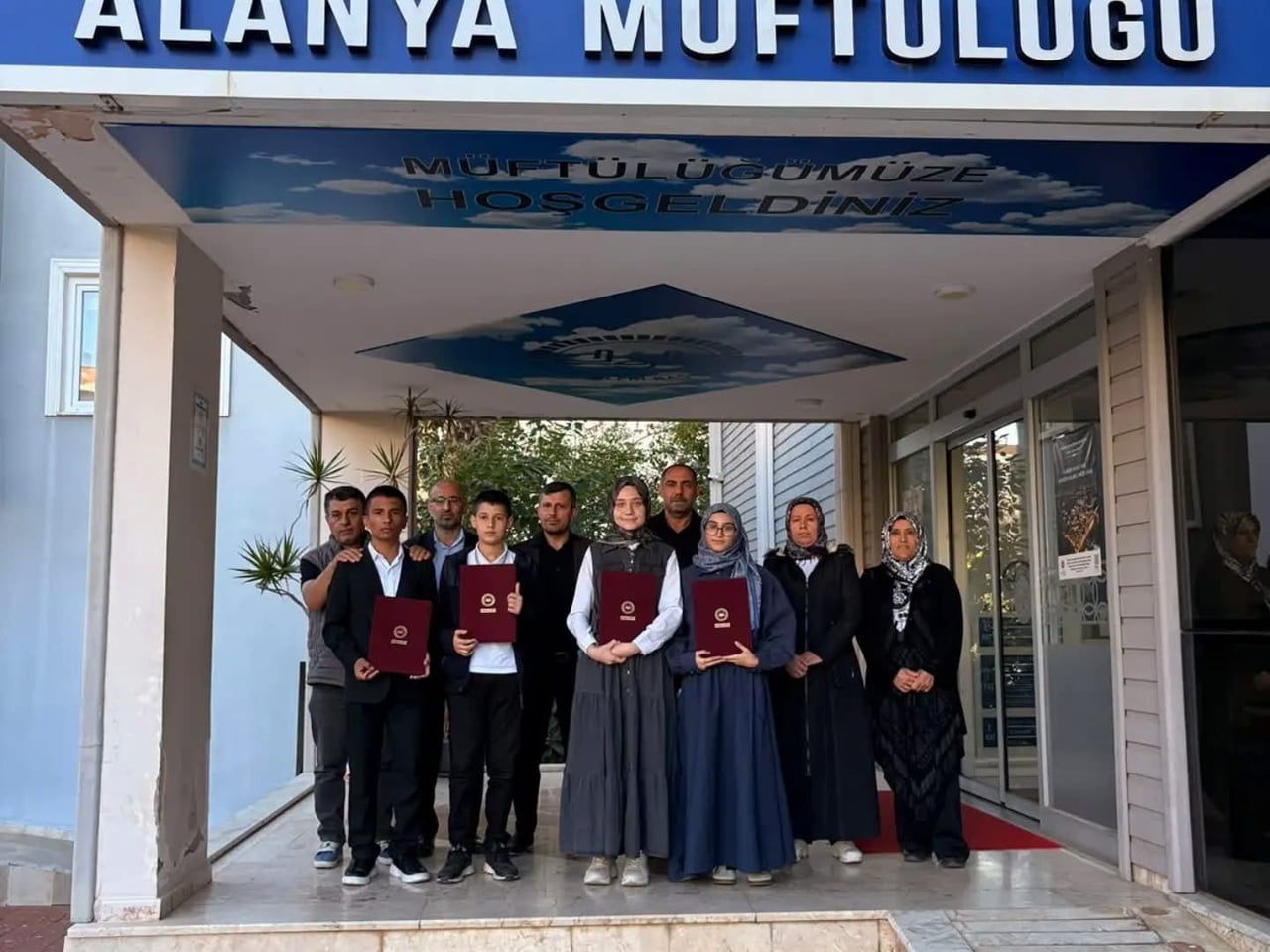 ANTALYA’NIN ALANYA İLÇESİNDE HAFIZLIK EĞİTİMİNİ BAŞARIYLA TAMAMLAYAN 6 ÖĞRENCİYE, HAFIZLIK...