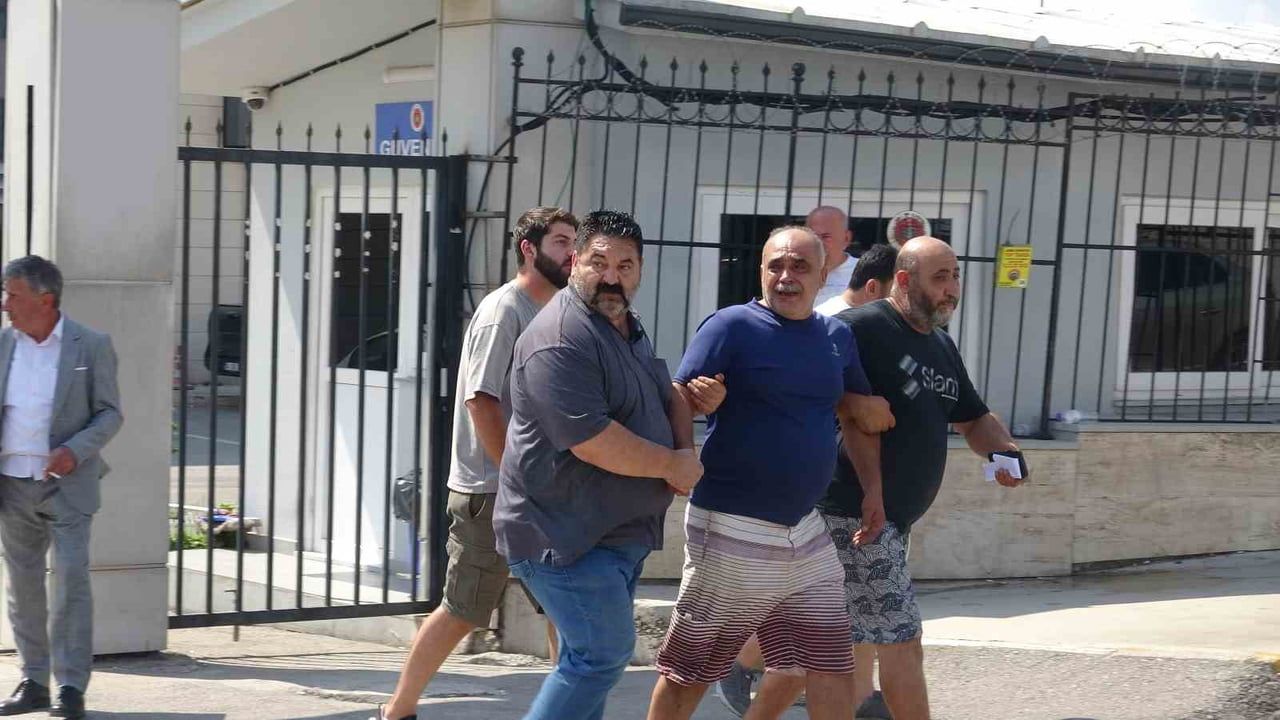 AHSENGÜL İNCE'NİN CENAZESİ  ANTALYA ADLİ TIP KURUMU MORGUNDAN YAKINLARI TARAFINDAN GÖZYAŞLARI...