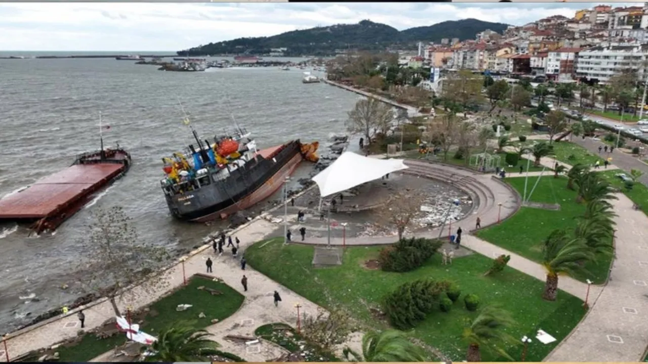 Ereğli’de Fırtına ve Sel Felaketi: Türk Gemisi Battı, İlçe Afet Bölgesi İlan Edildi