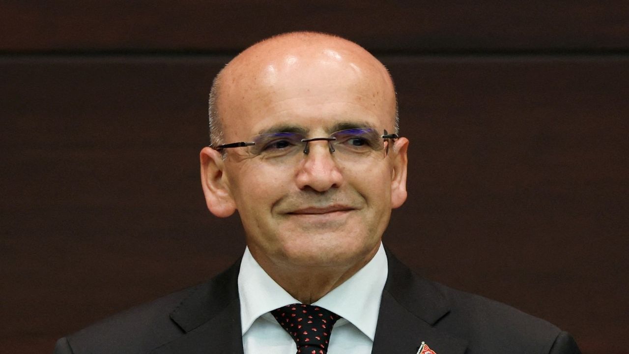 Mehmet Şimşek duyurdu: Döviz girişini uçuracak yeni düzenleme