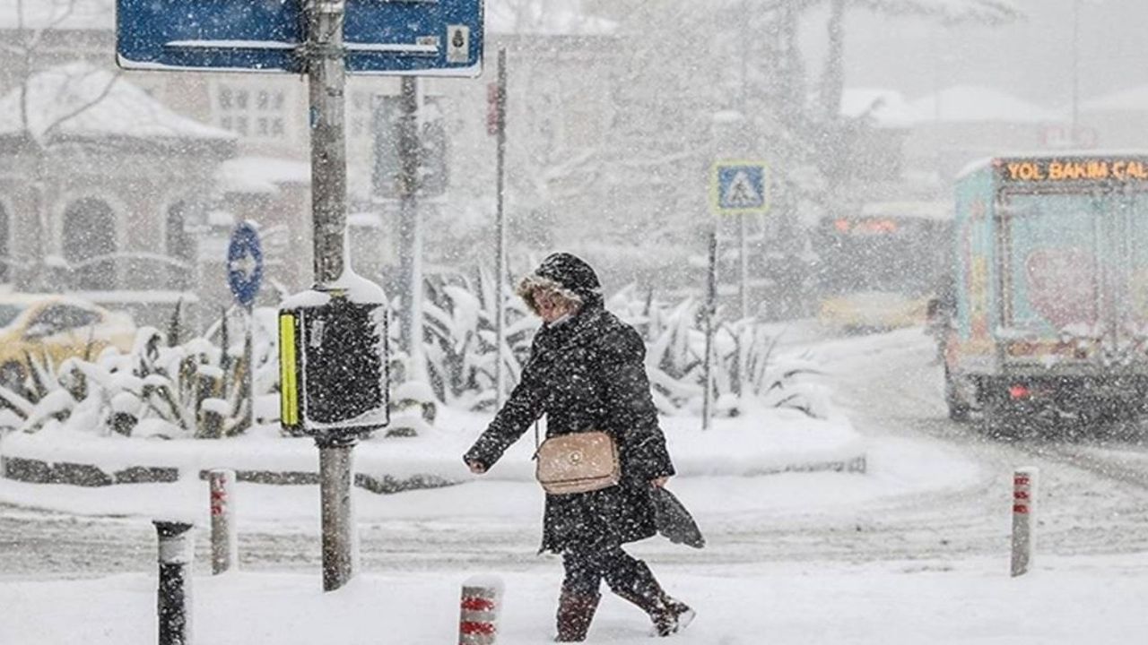 Meteoroloji'den turuncu alarm! Kar önce İstanbul'u sonra Türkiye'yi fena vuracak