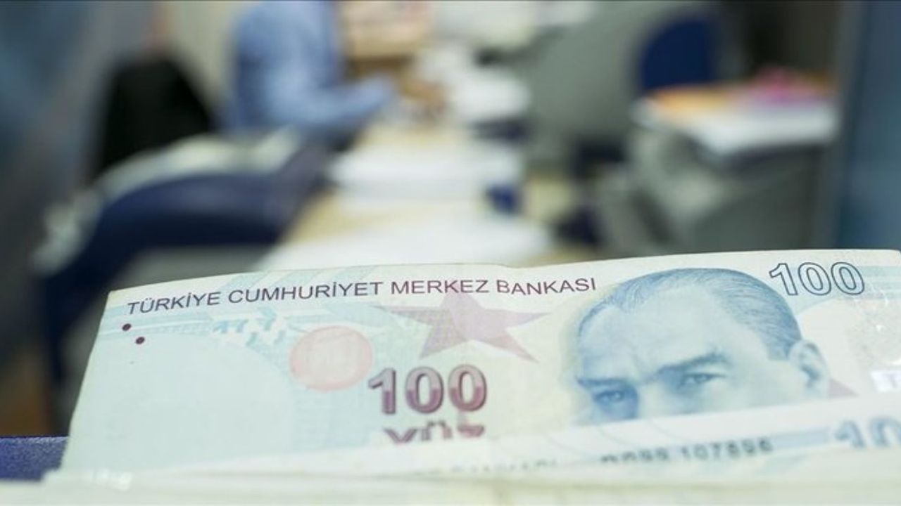 7500 TL maaş alan emekliye banka, 7.800 TL promosyon+10.000 TL nakit finansman sağlıyor