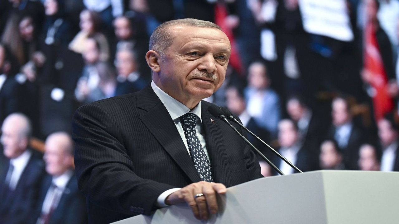 Cumhurbaşkanı Erdoğan Haliç Kongre Merkezi'nde seslendi: 'İslam düşmanlığı Batı'yı zehirli sarmaşık gibi sardı!'