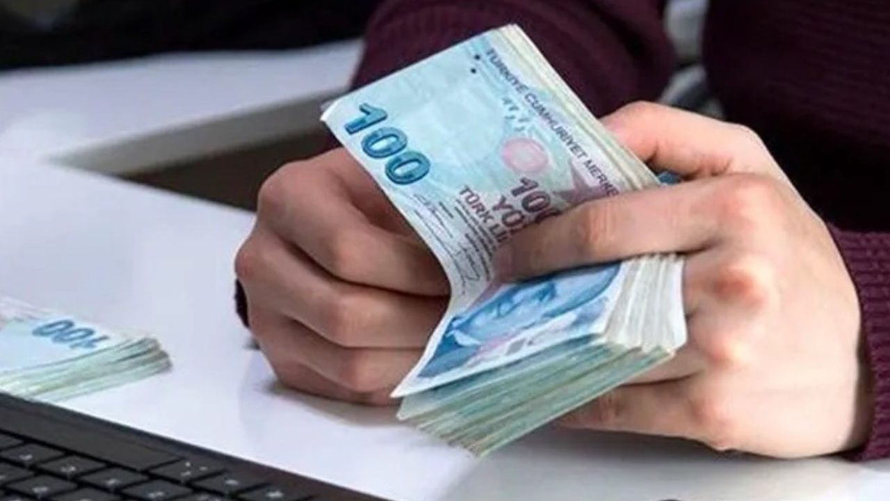 İşsizleri maaşa bağlayan yardım! PTT'ye gidenin adına ayda 5.325 TL para yatırılacak: Başvurular açıldı