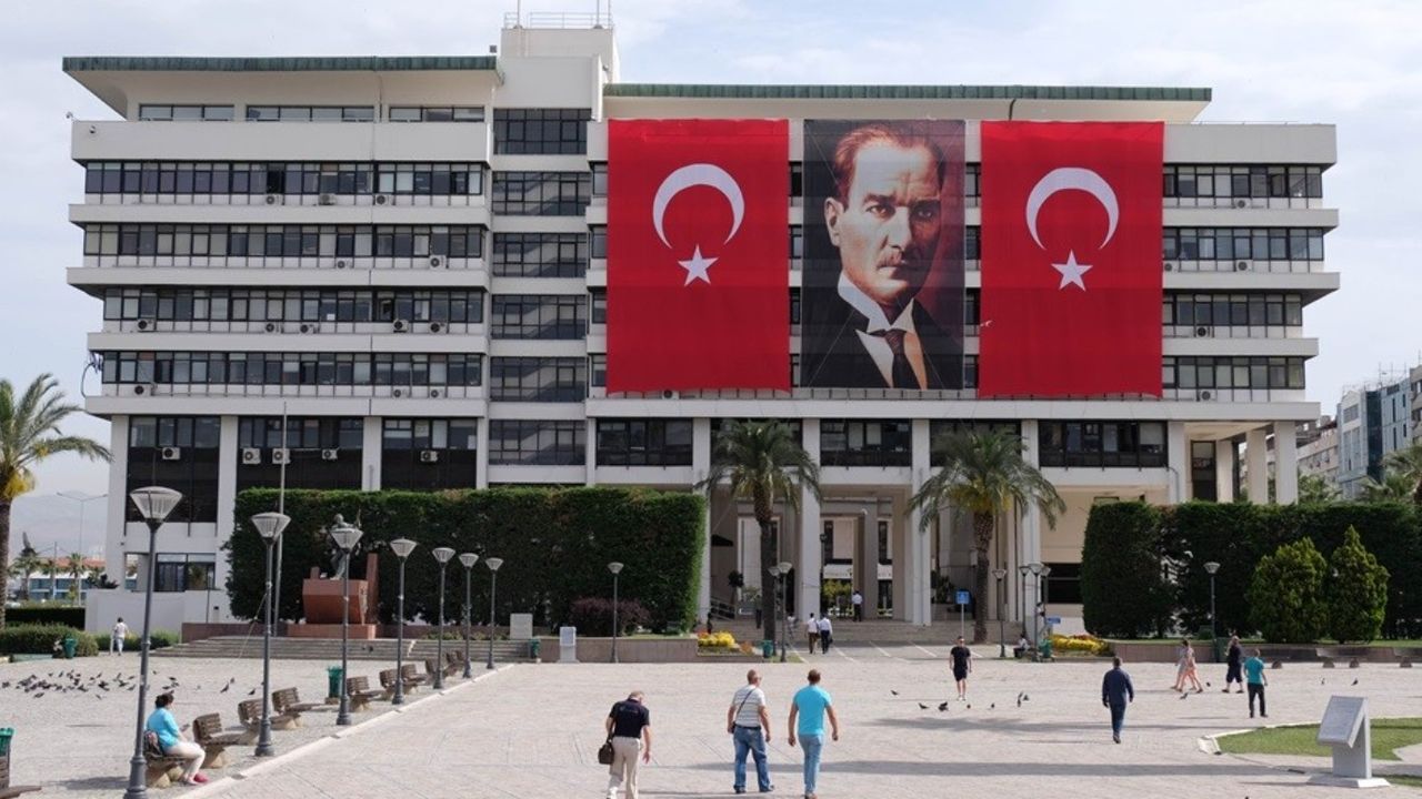 İzmir'de iş arayanlara kaçmaz fırsat! Belediye bu kadrolarda yer açtı: İşte başvuru şartları
