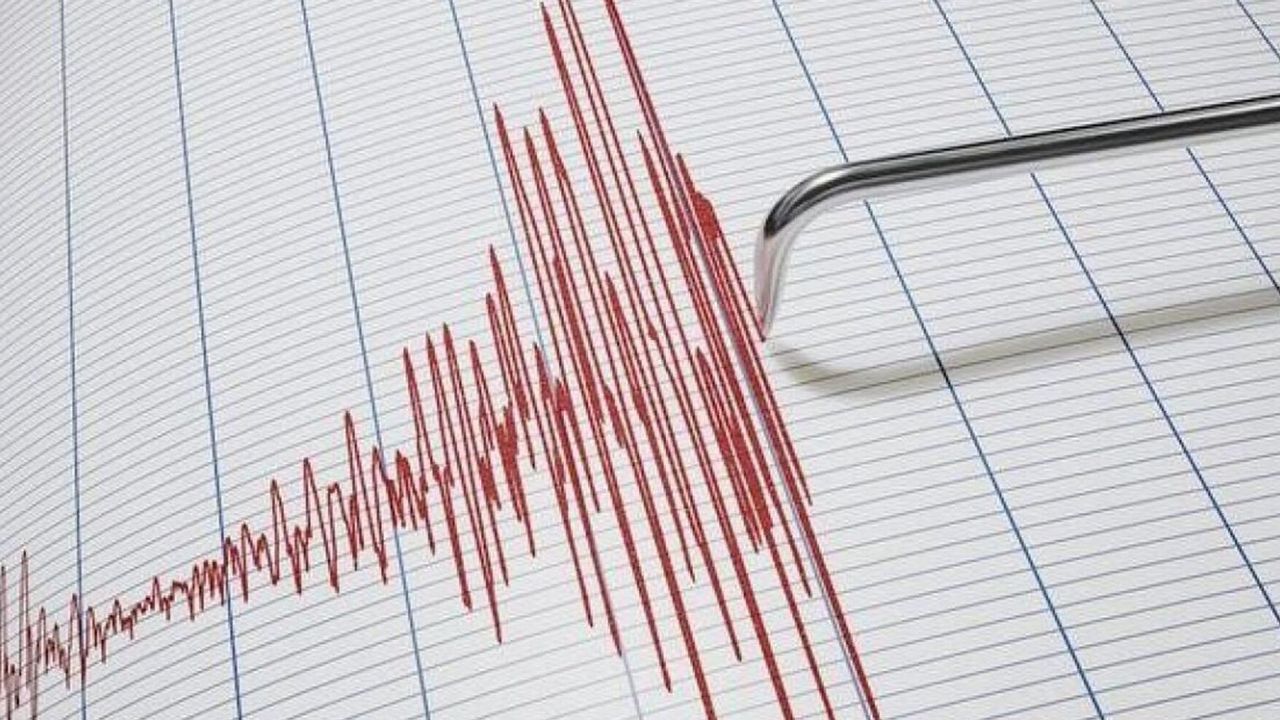 Son Dakika: Korkutan Deprem İstanbul ve Çevre İllerde Hissedildi!