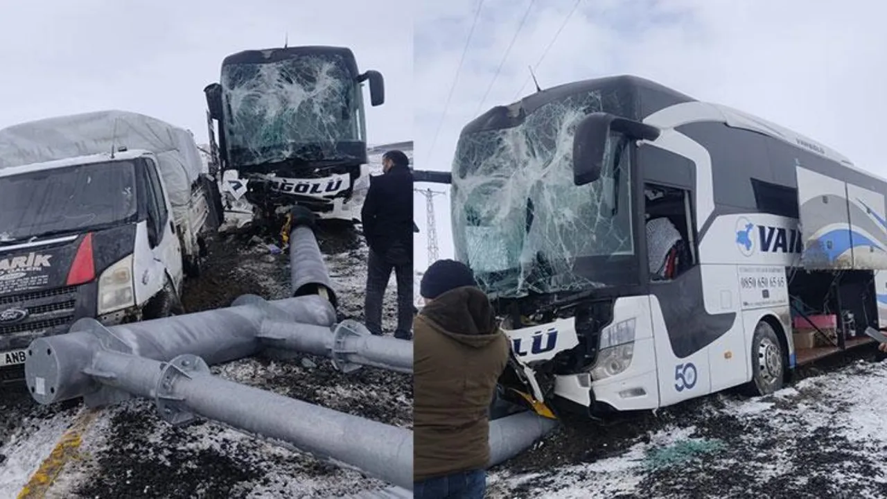 Ağrı'da kamyonet ile yolcu otobüsü çarpıştı: Çok sayıda yaralı var
