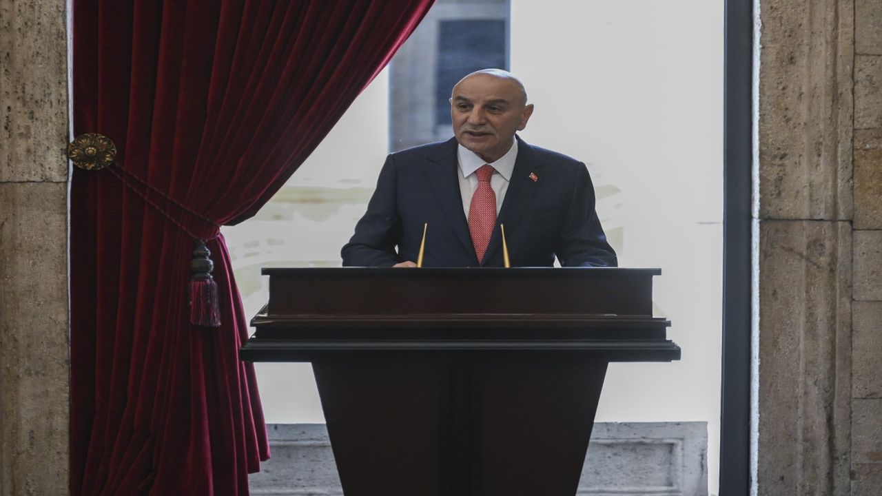 AK Parti Ankara belediye başkan adayı Turgut Altınok'tan Anıtkabir ziyareti