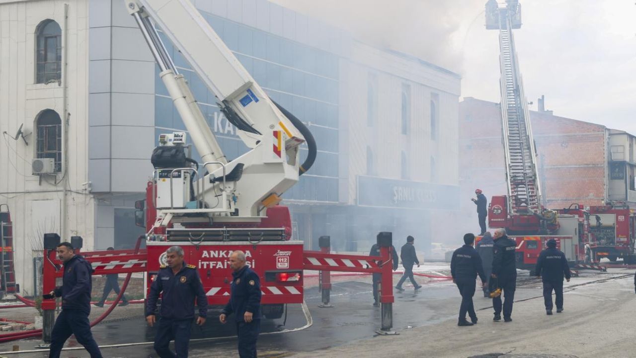 Ankara'da boya imalathanesinde yangın