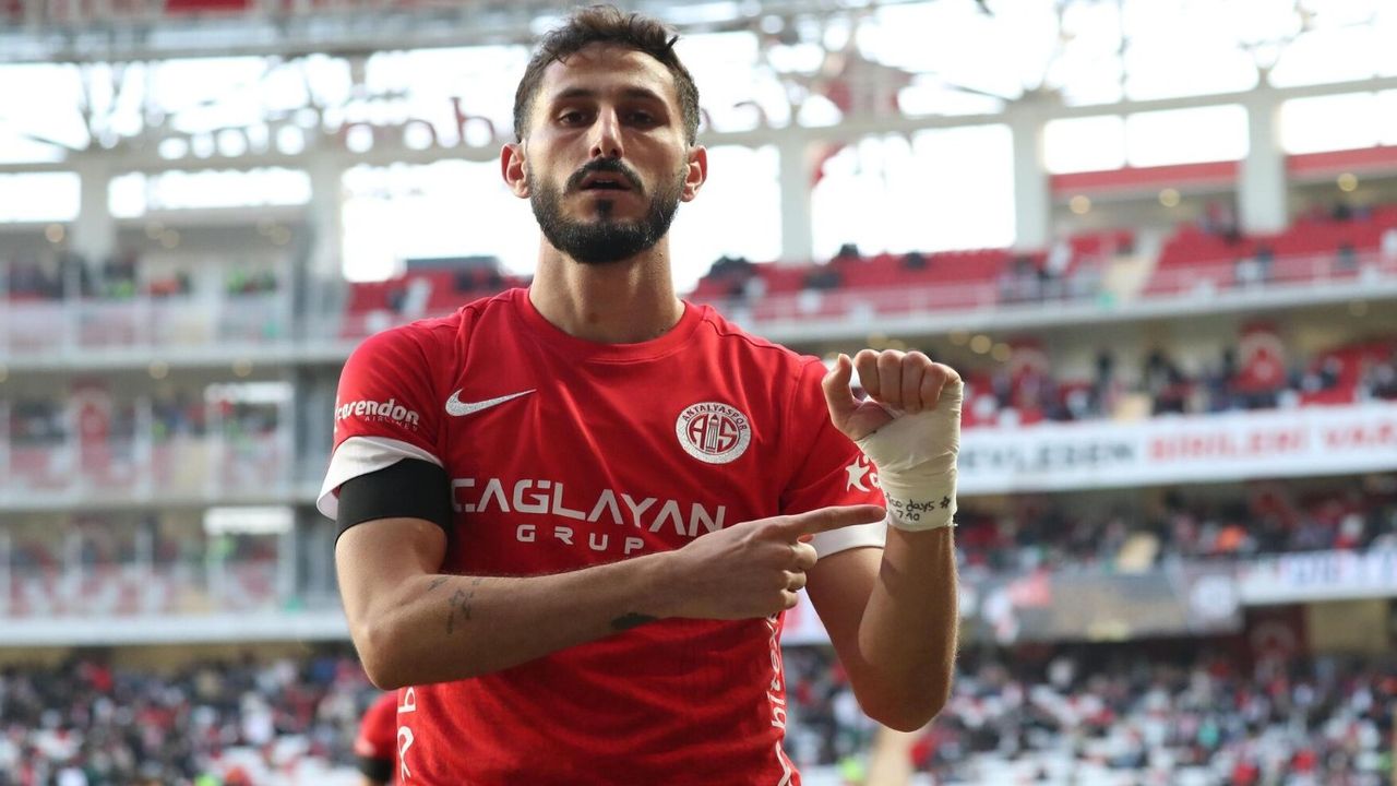 Antalyaspor oyuncusu küstah İsrail sevinci sonrası apar topar gönderiliyor