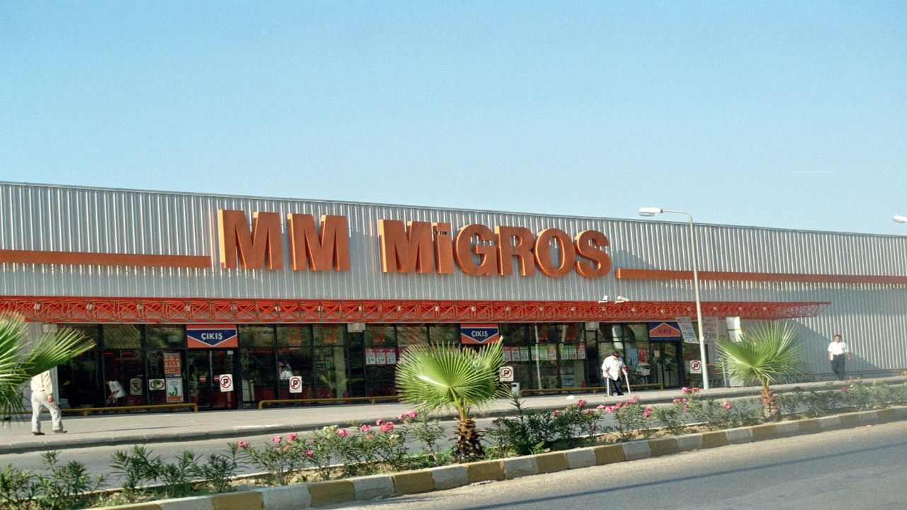 Ayçiçek yağının fiyatı düştükçe düştü! Migros'a giden bu fiyatı görünce stok yapacak