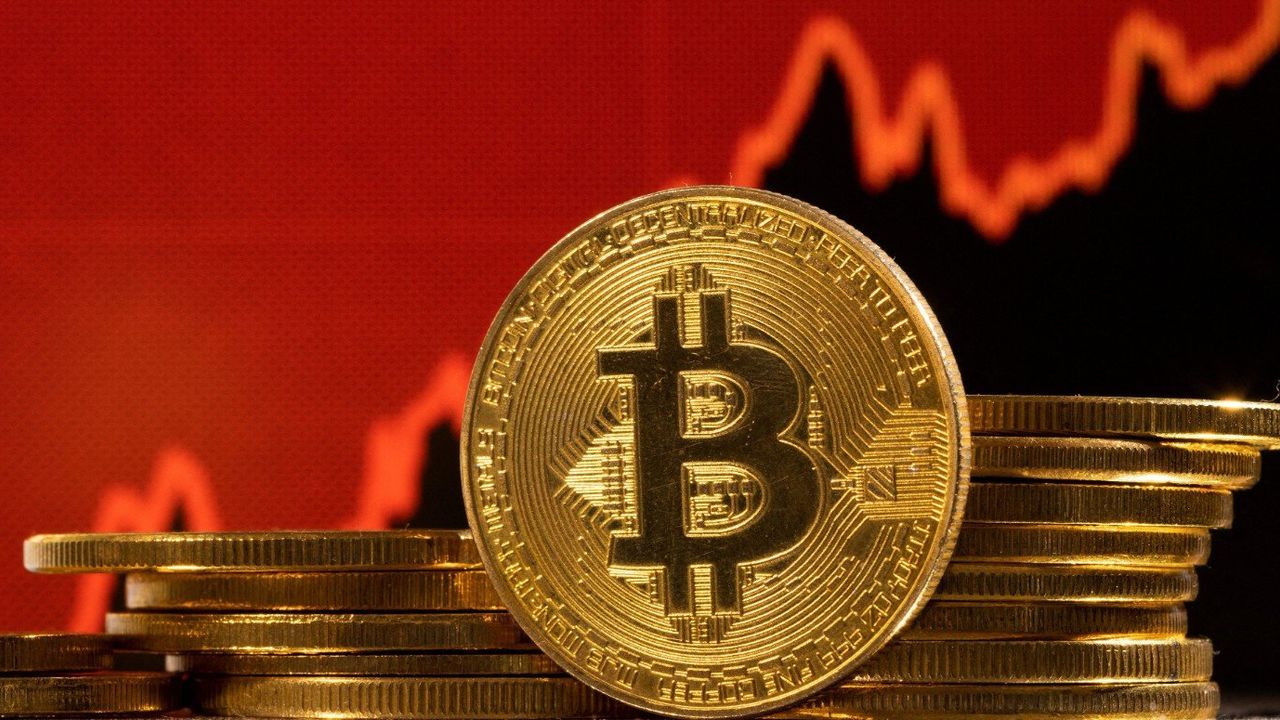 Bitcoin'de kartlar yeniden dağıtılıyor! Rekor için hem rakam hem tarih verildi