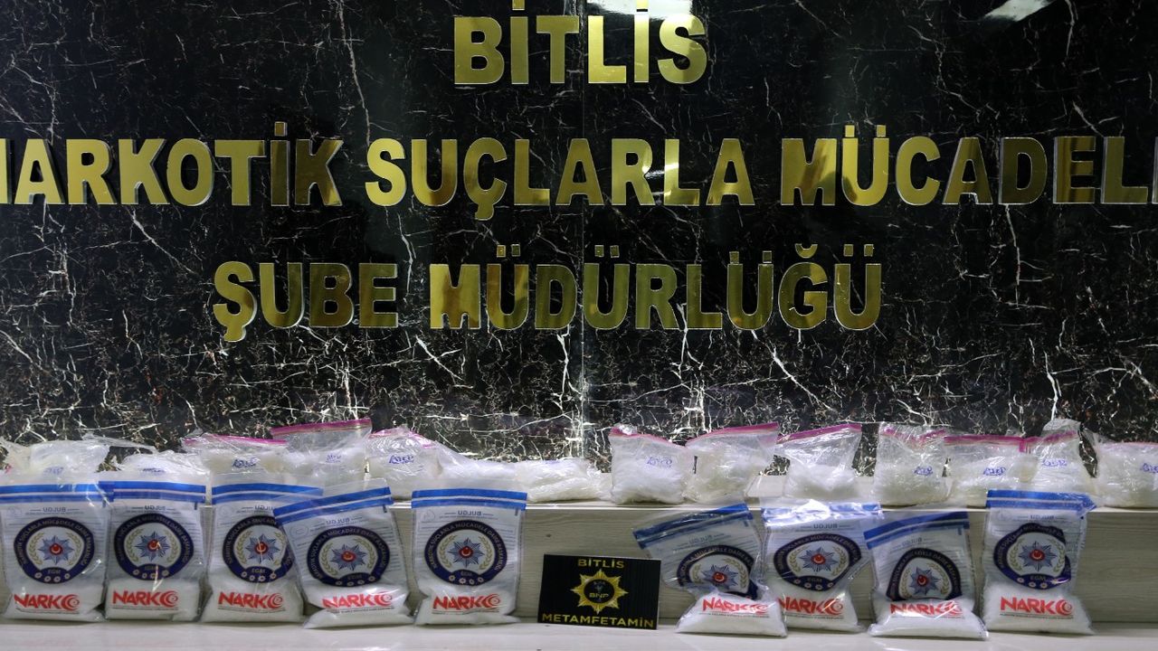 Bitlis'te uyuşturucu operasyonu: 10 kilo sentetik uyuşturucu ele geçirildi 2 şüpheli kadın tutuklandı