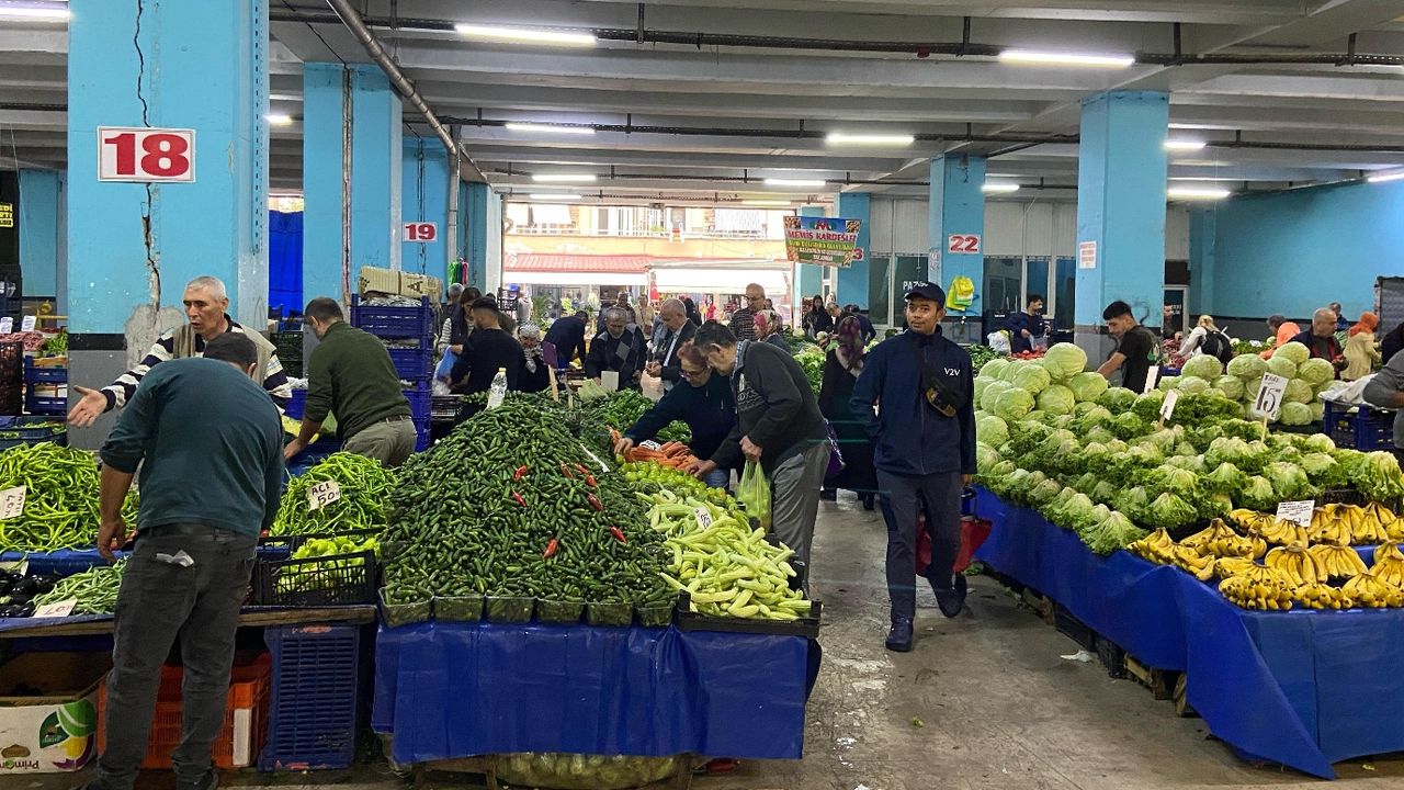 Bu pazar fiyatlarına ortalık karışacak! Ankara’da bugün kurulan pazar cepleri yaktı