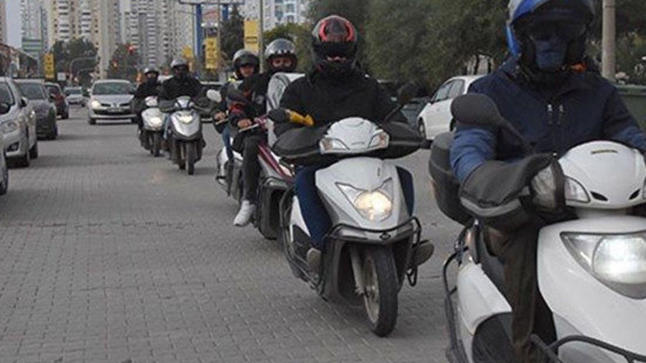 Çanakkale'deki fırtına motokuryeyi vurdu! Valilik yasakladı