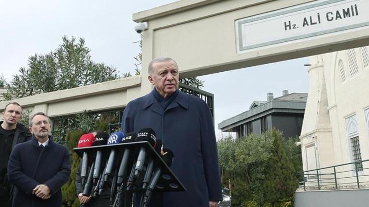 Cumhurbaşkanı Erdoğan cami çıkışı önemli açıklamalarda bulundu