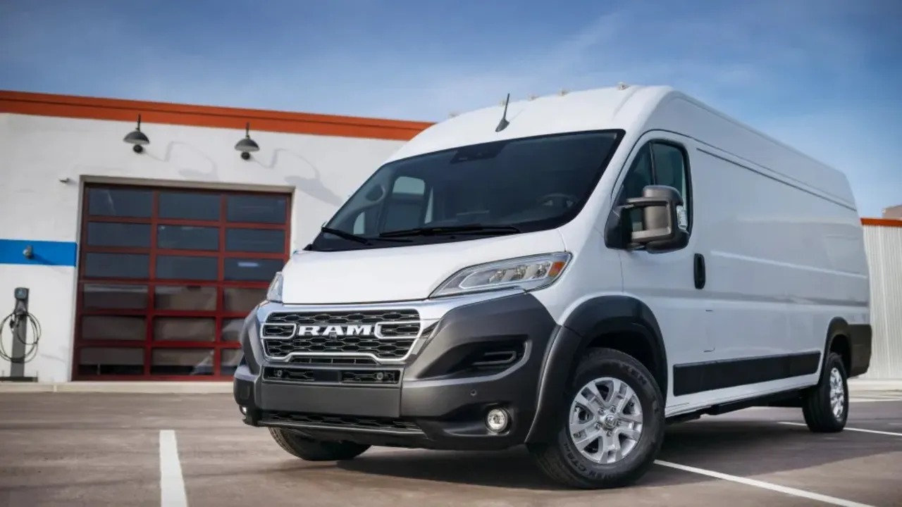 Dodge, minibüs tutkunları için tamamen elektrikli Ram ProMaster'ı tanıttı!