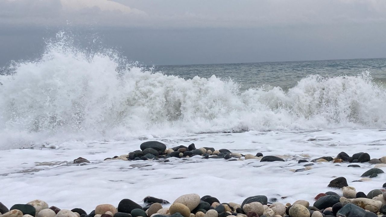 Doğa Akdeniz için fırtına uyarısı: Deniz ulaşımında aksamalar olabilir