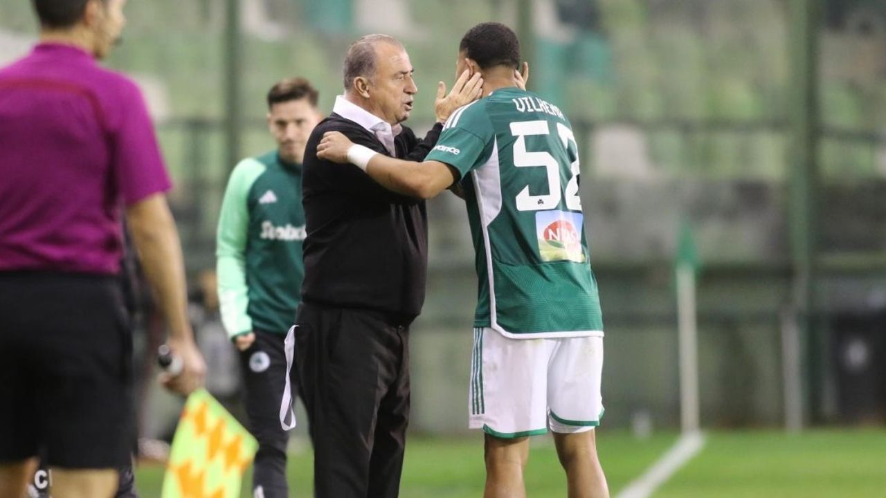 Fatih Terim ilk maçında o hamleye dayanamayıp sahaya indi