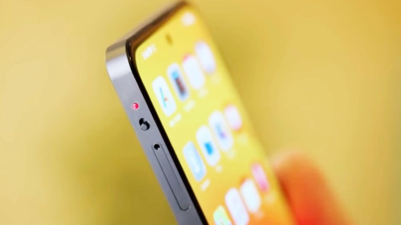 iPhone ve Samsung'u hem fiyatı hem de özellikleriyle tarihe gömecek telefon geliyor