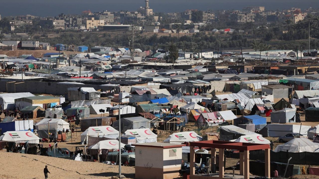 İsrail güçleri Han Yunus'ta BM'ye ait eğitim merkezini vurdu