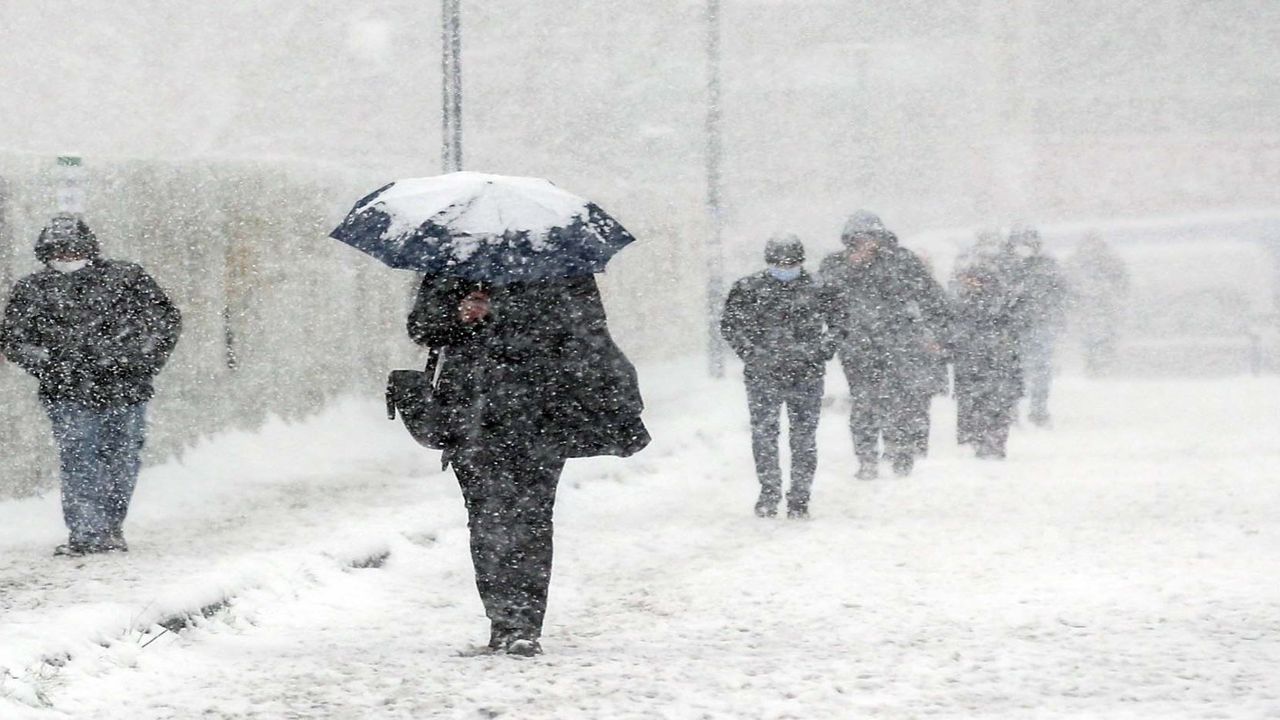 İstanbul'da kar kapıya dayandı: Meteoroloji uzmanları tarih verdi hazırlıklarınızı yapın!