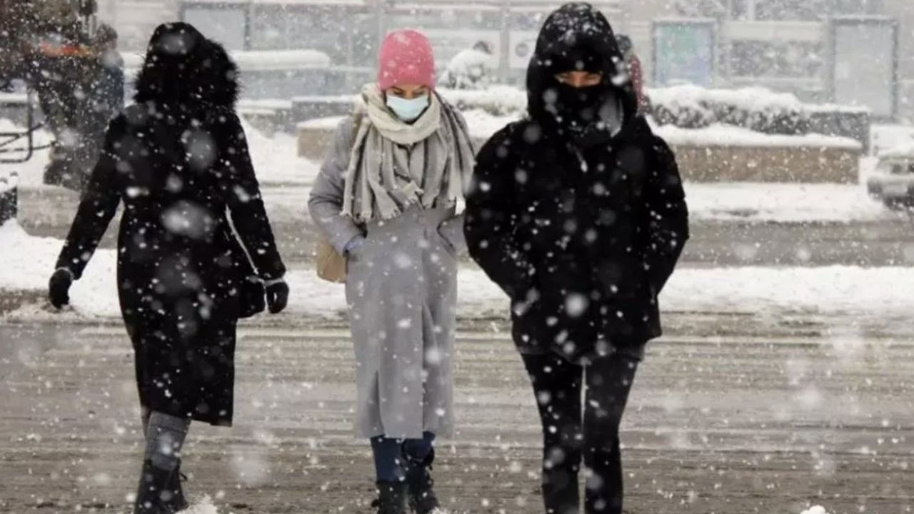 İstanbul'da kar yağışı için kesin tarih az önce canlı yayında geldi