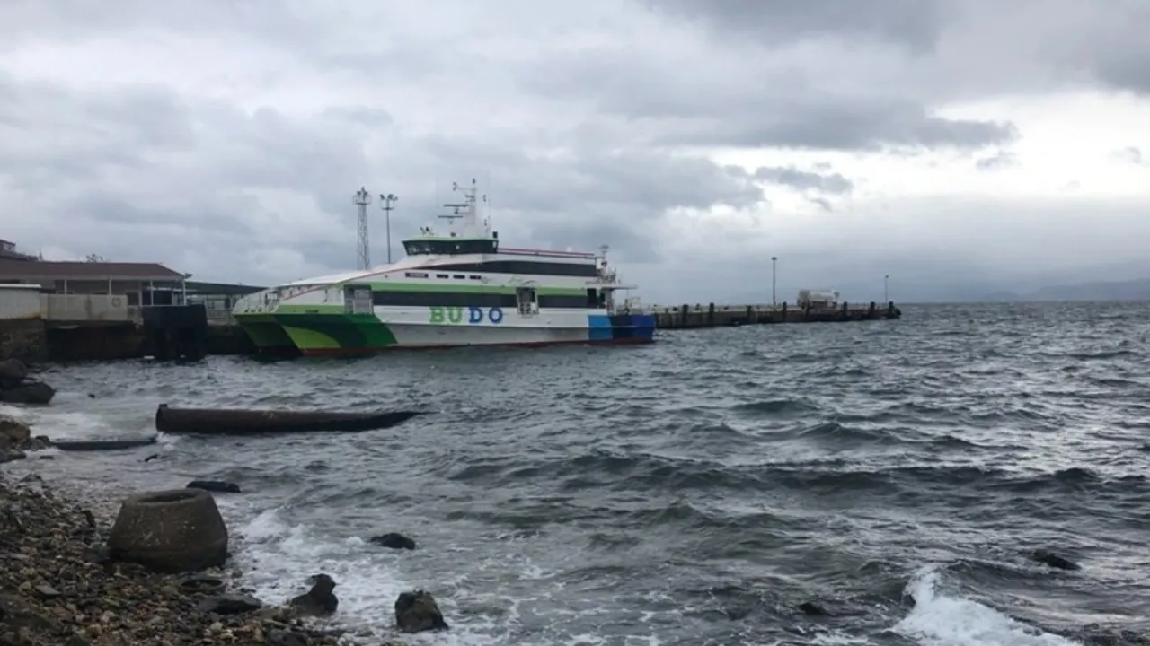 İstanbul ve Bursa’da deniz ulaşımında fırtına engeli! Seferler iptal