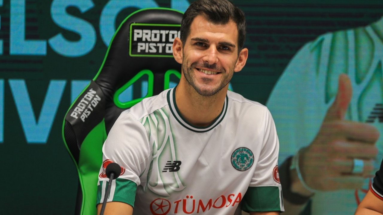 Konyaspor'da taraftarları şaşkına çeviren ayrılık