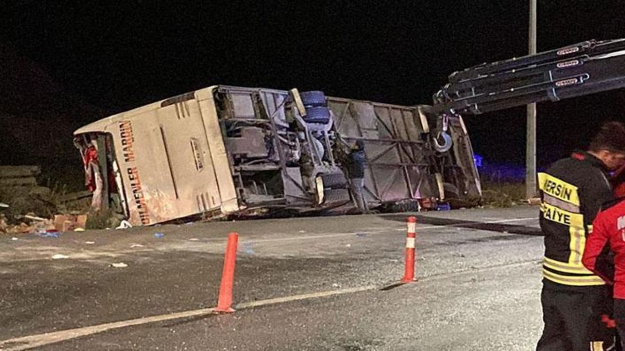 Mersin'de feci kaza: Yolcu otobüsü devrildi ölü ve yaralılar var