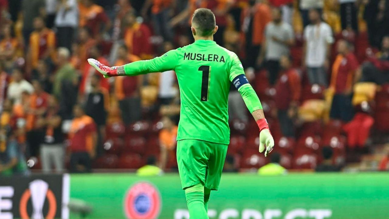 Muslera gemileri yaktı: Galatasaray'a şok üstüne şok