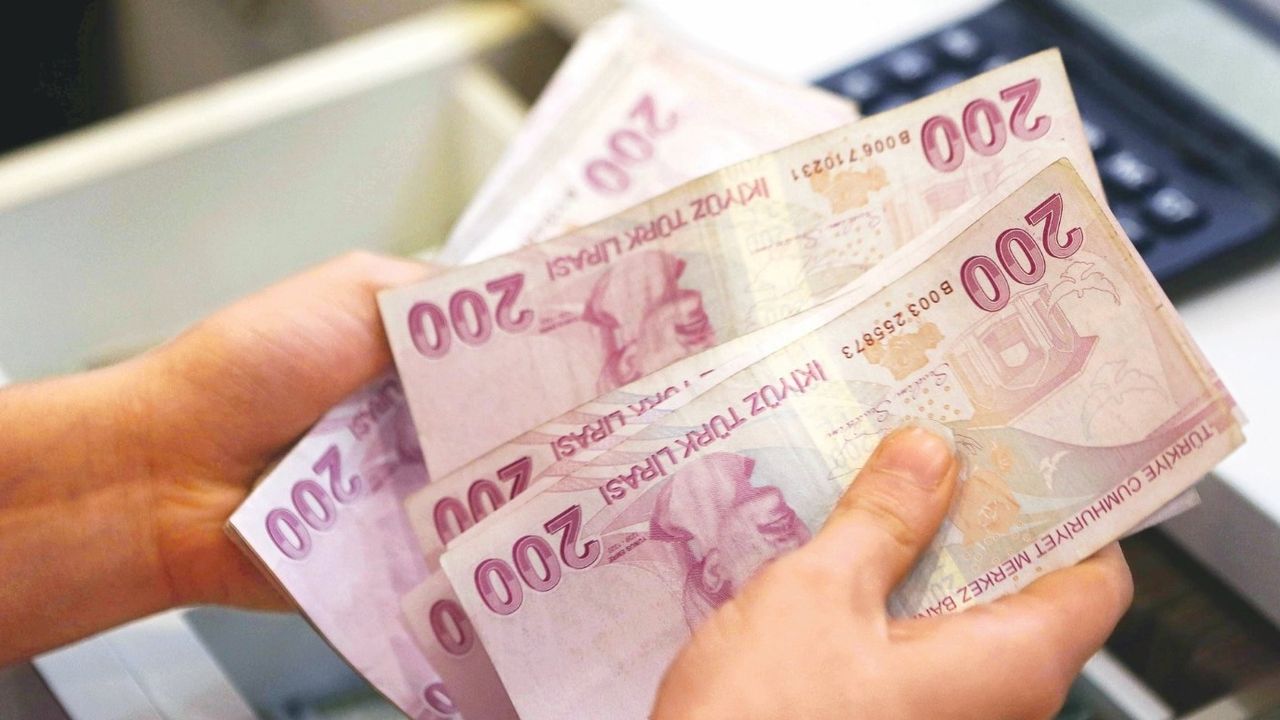 O bankadan dev kampanya! Her müşterinin hesabına 1000'er TL yatırıyot