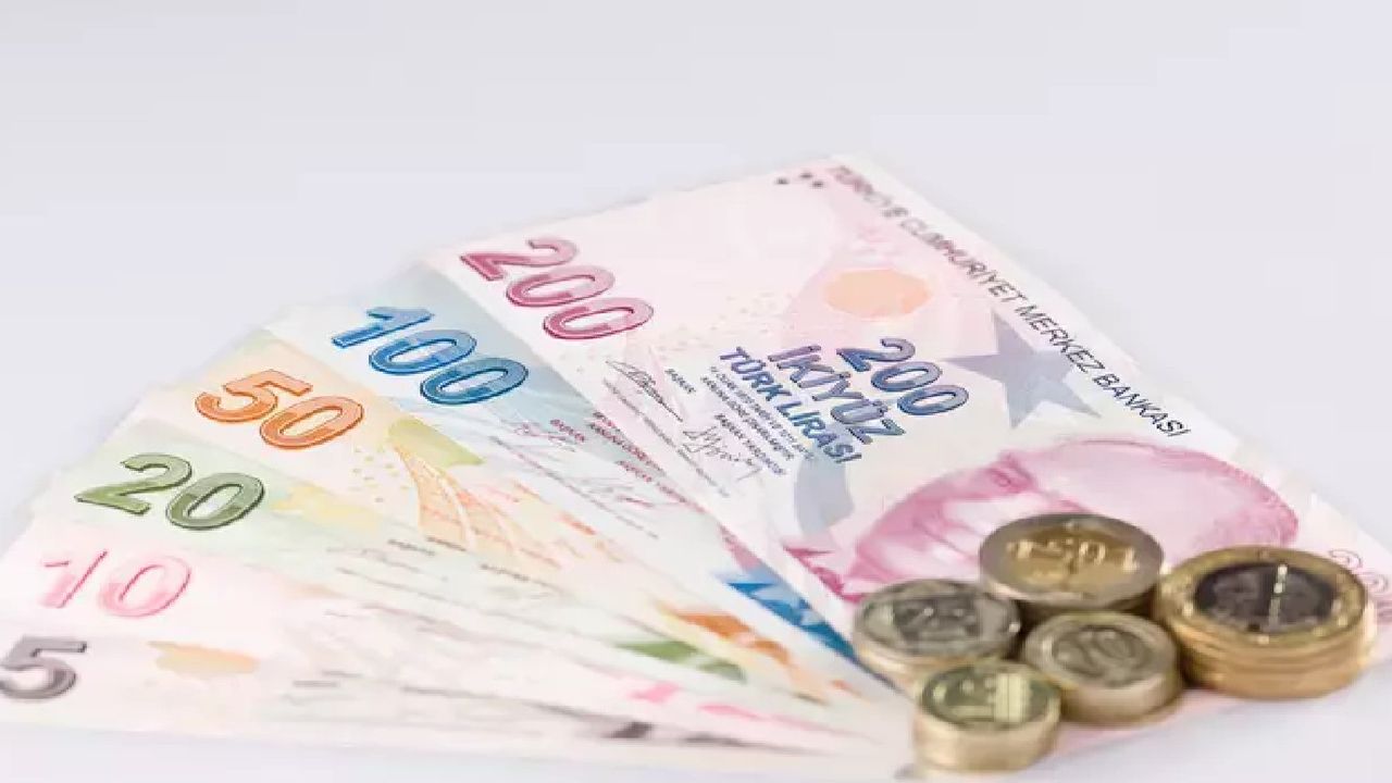 Parasını evde değil bankada tutan yaşadı! O banka parası olanı asgari ücrete bağlıyor