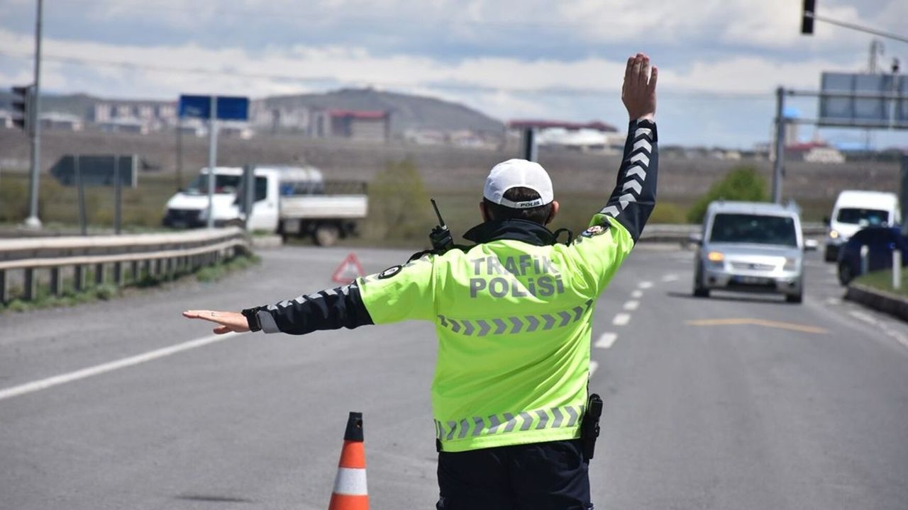 Trafiğe çıkarken bu listeye göz atın! Bilmeyenler tıpış tıpış geri dönüyor