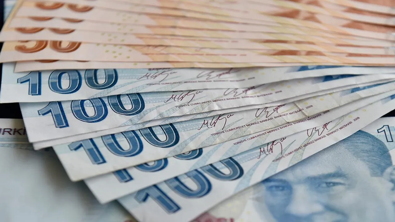 Uçan kuşa borcu olanları feraha çıkaracak kredi! Kamu bankası şartları sıfırları: 90.000 TL'ye kadar ödeme yapacak