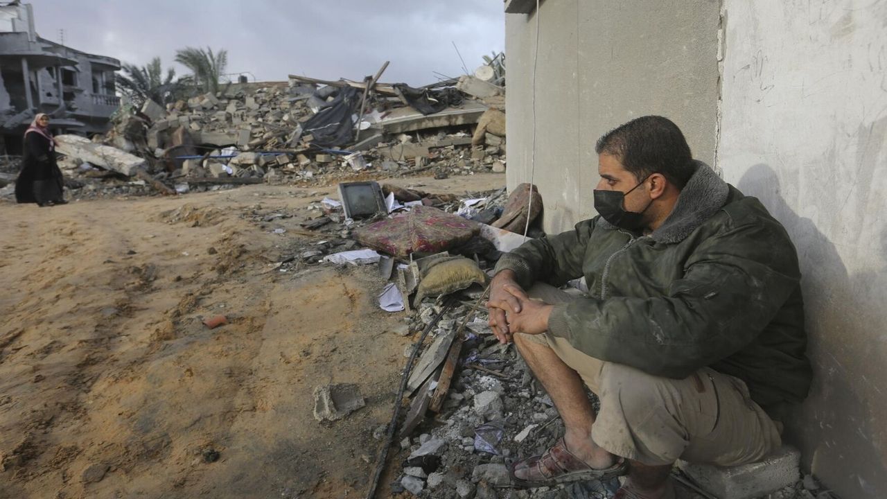 BM: Gazze'ye yapılan yardımların yarısı İsrail engeline takıldı