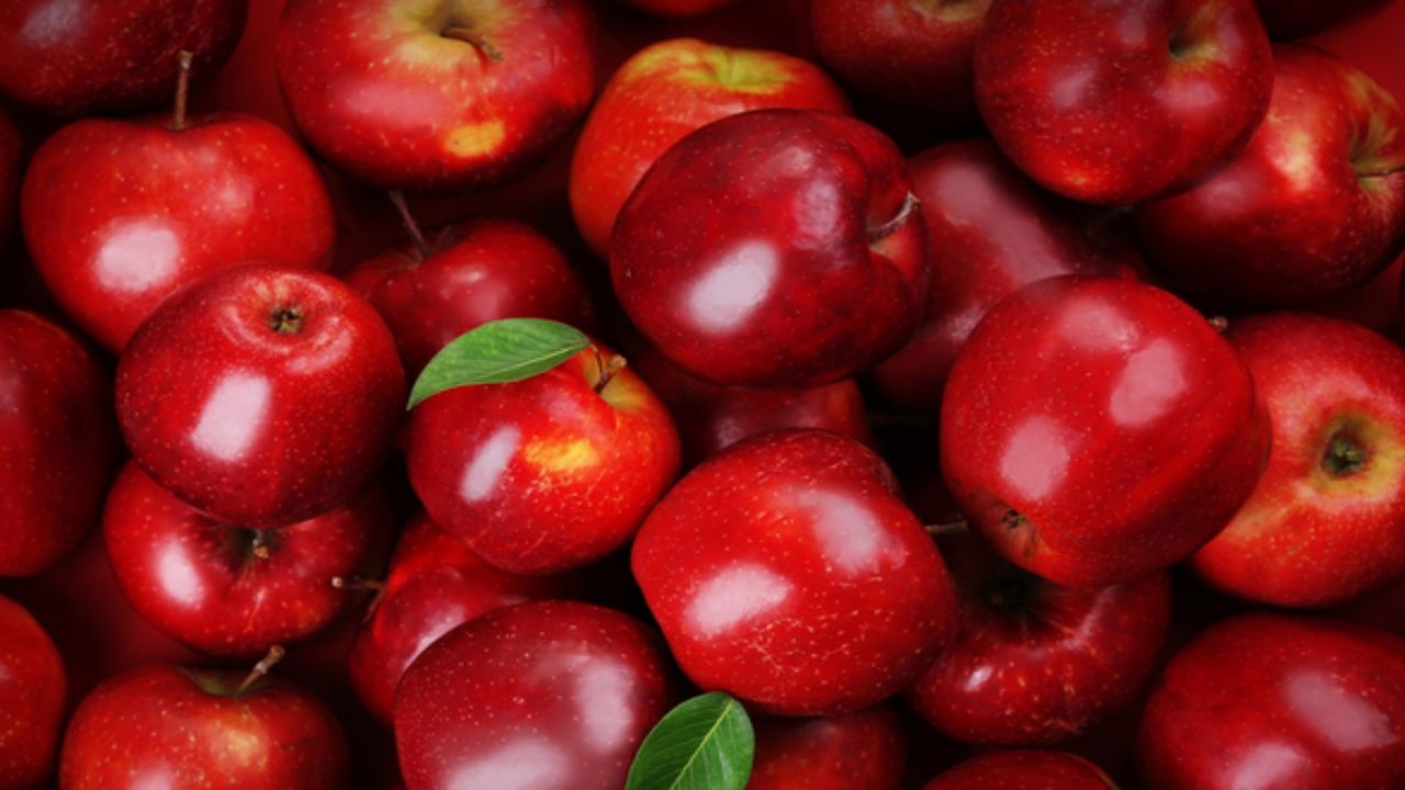 Bugün kurulan pazarlarda elmanın kilogramı 40 TL’yi buldu! Vatandaş ne diyeceğini şaşırdı 