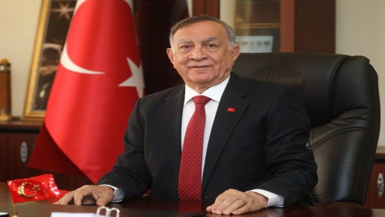 CHP Seyhan Belediye Başkanı Akif Kemal Akay istifa etti